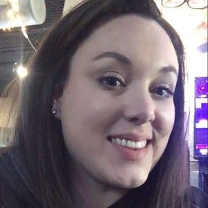 Meet your Posher, Becca